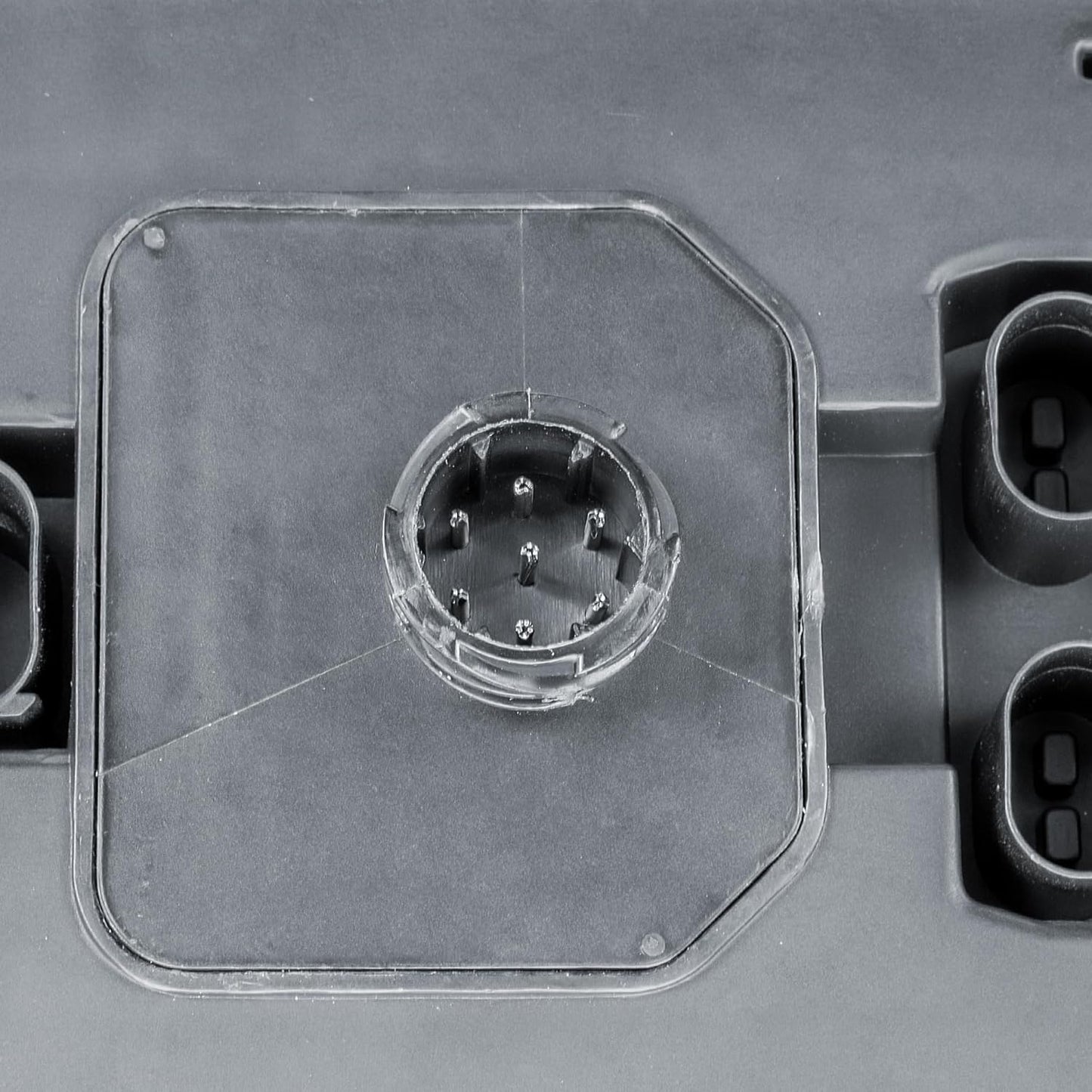 Aligoparts Driver Right Side O/S 12V/24V Halogen Tail Light Rear Lamp for VW Crafter & MAN TGE 2017–2025