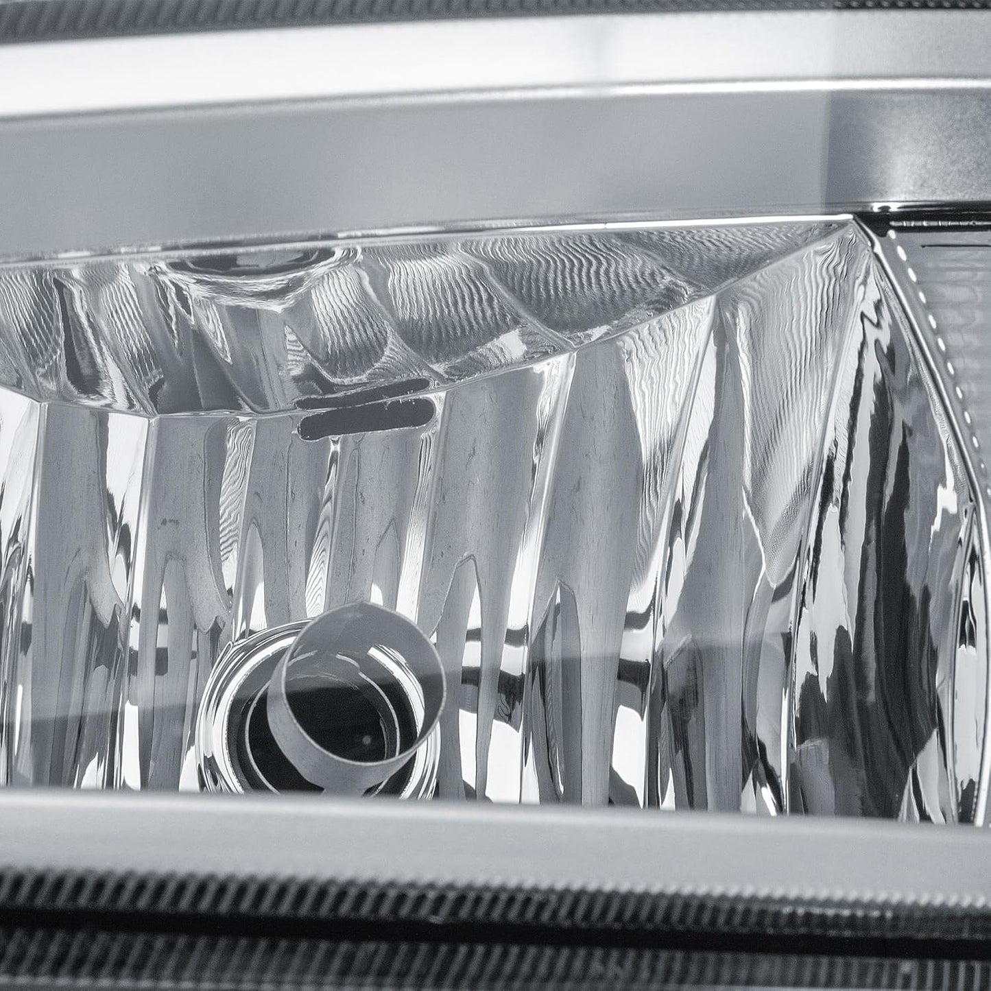 Aligoparts Passenger Left Side N/S Fog Light Lamp Chrome Strip 24V for Volvo FH FM Version 4 (2012–2020)
