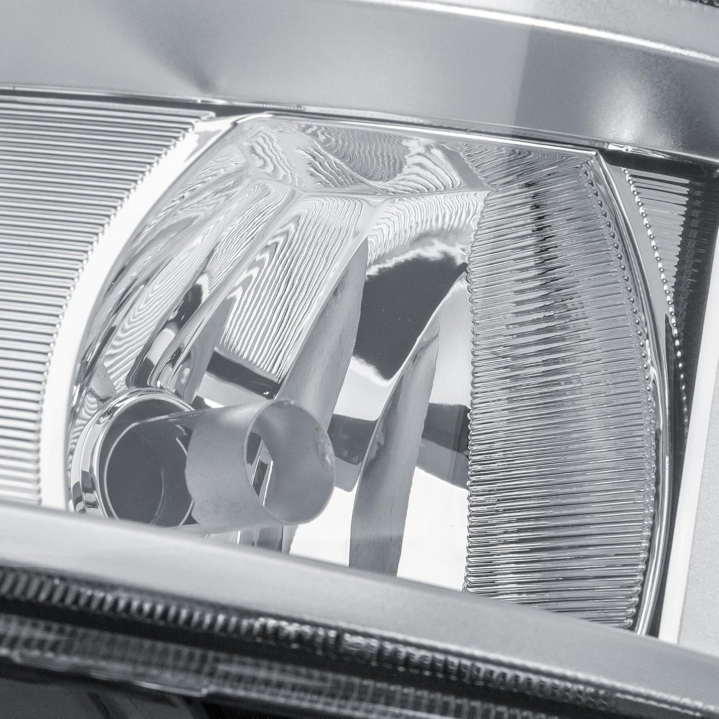 Aligoparts Passenger Left Side N/S Fog Light Lamp Chrome Strip with Cornering Light 24V for Volvo FH FM Version 4 (2012–2020)